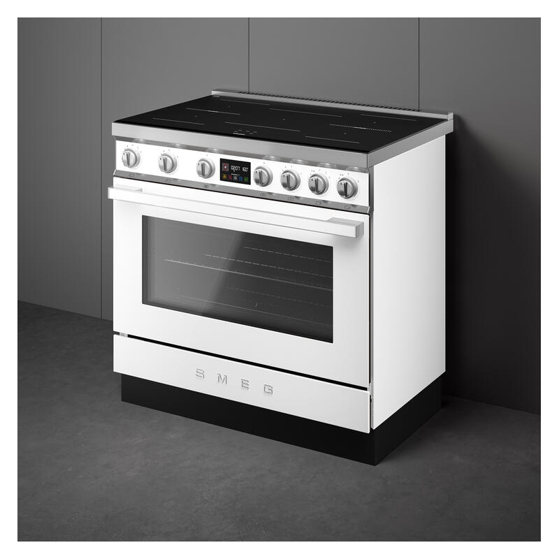 Smeg 90cm Portofino Induction Pyrolytic Freestanding Oven - White